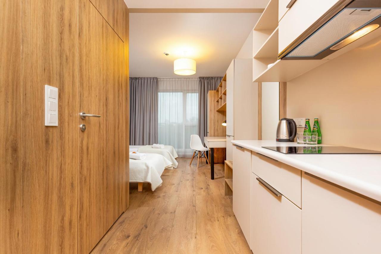 Wolska Residence Apartments With Parking By Noclegi Renters Warsawa Bagian luar foto